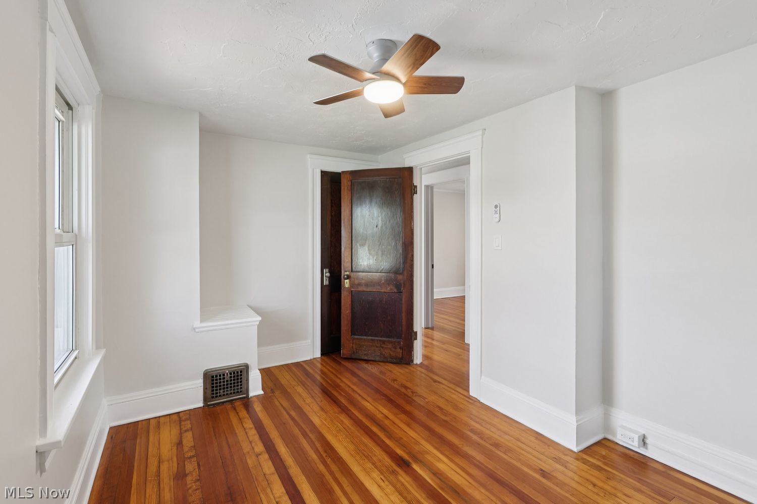 5115 Oakmont Drive Lyndhurst OH 44124
