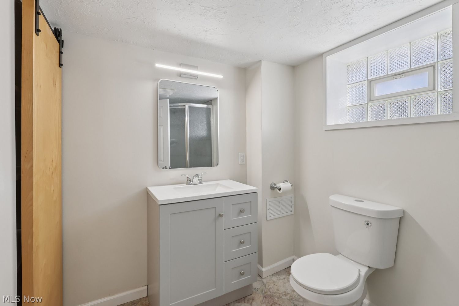5115 Oakmont Drive Lyndhurst OH 44124