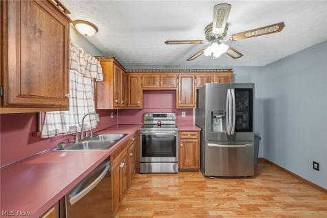 430 Hilltop Drive Doylestown OH 44230