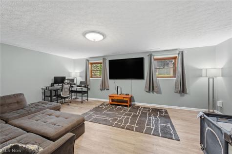 430 Hilltop Drive Doylestown OH 44230