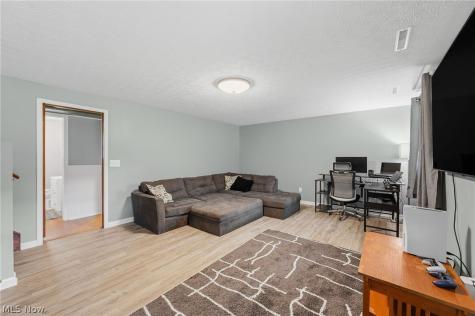 430 Hilltop Drive Doylestown OH 44230