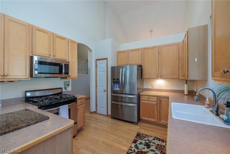 15271 Oak Hollow Lane Strongsville OH 44149