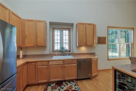 15271 Oak Hollow Lane Strongsville OH 44149
