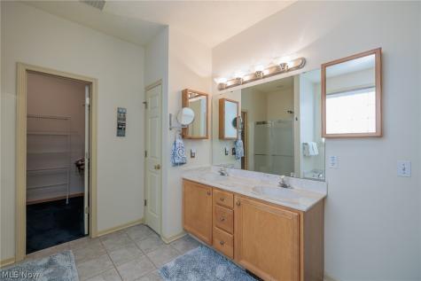 15271 Oak Hollow Lane Strongsville OH 44149