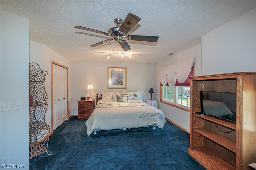 15271 Oak Hollow Lane Strongsville OH 44149