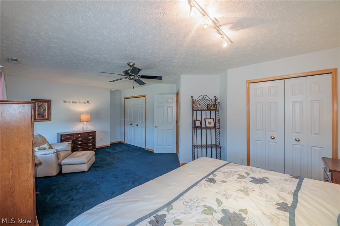 15271 Oak Hollow Lane Strongsville OH 44149