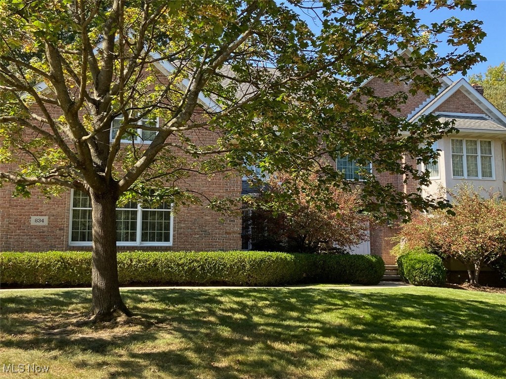 834 Eaton Park Lane Akron OH 44303