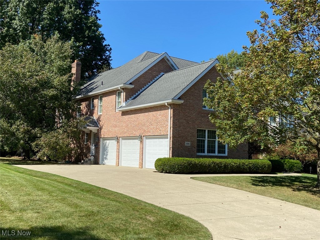 834 Eaton Park Lane Akron OH 44303