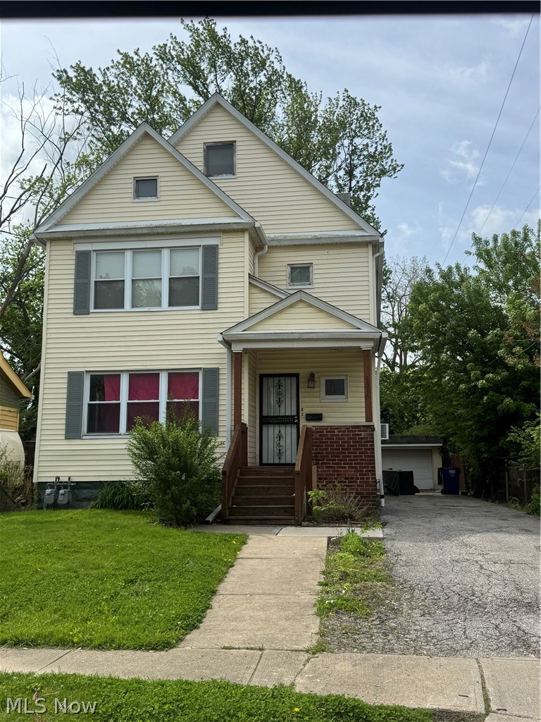 9316 Raymond Avenue Cleveland OH 44104
