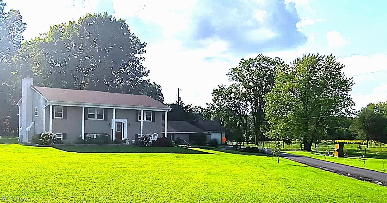 3902 S Newton Falls Road Diamond OH 44412