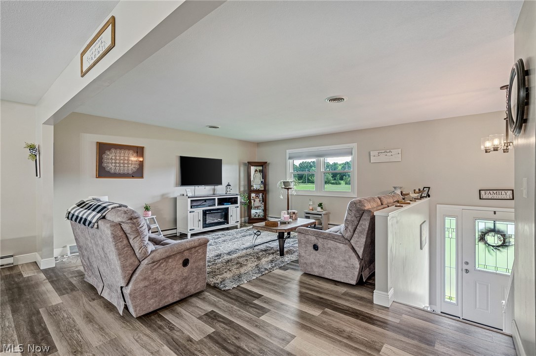 3902 S Newton Falls Road Diamond OH 44412