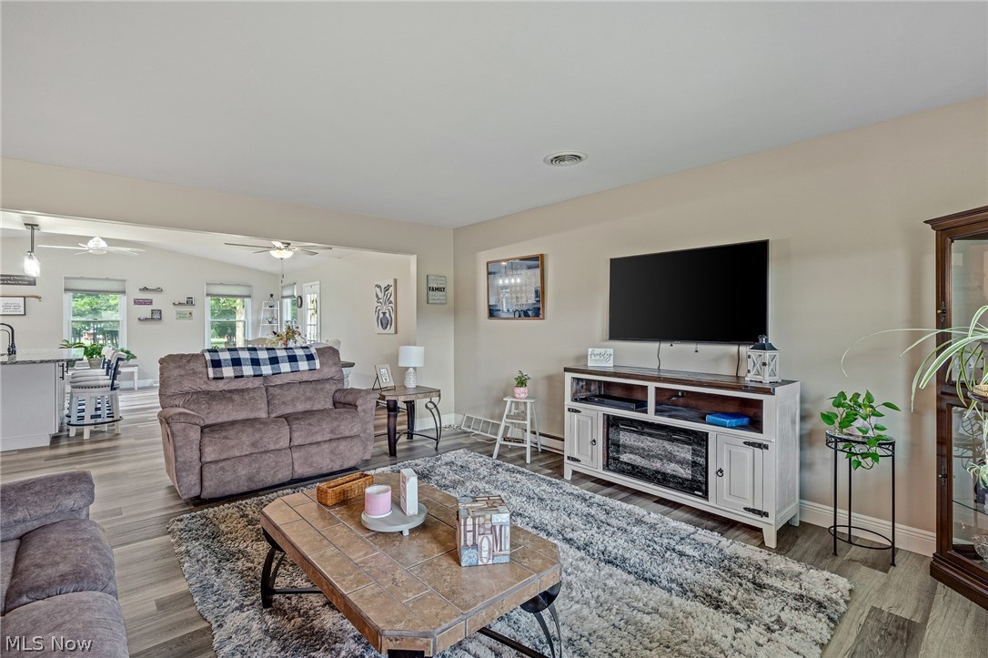 3902 S Newton Falls Road Diamond OH 44412