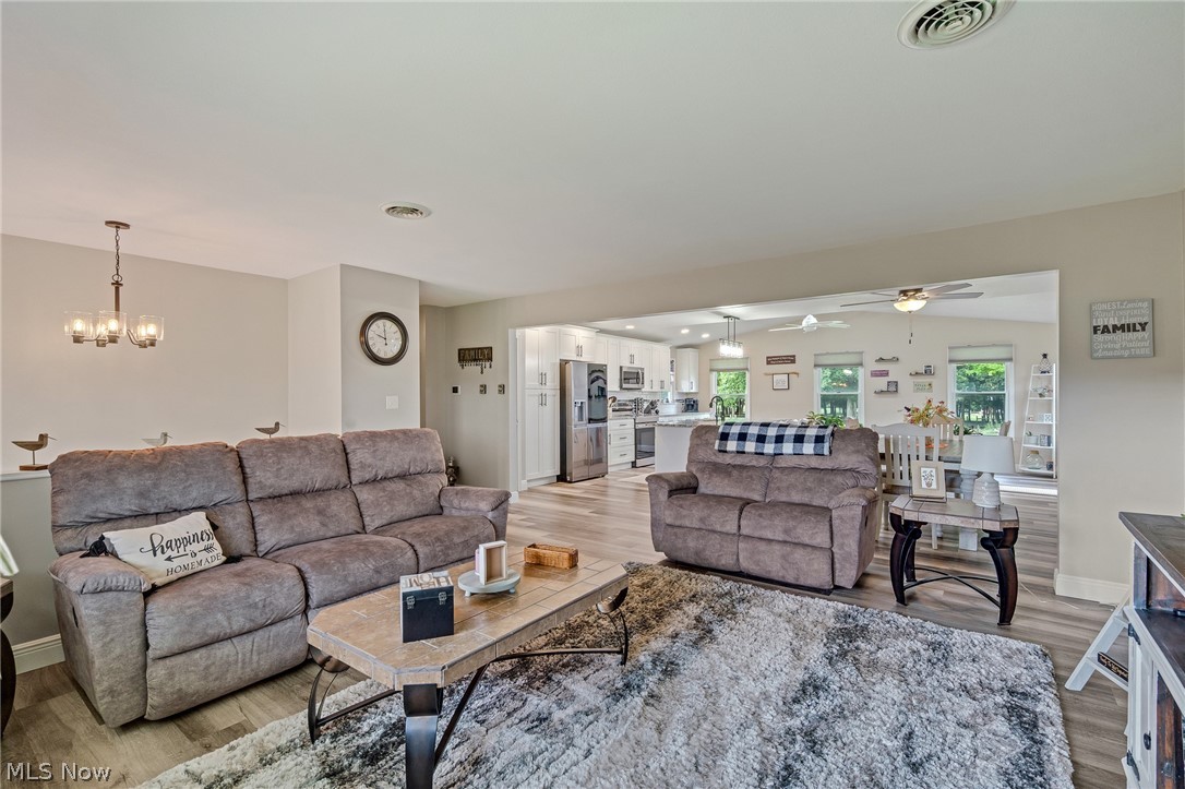 3902 S Newton Falls Road Diamond OH 44412