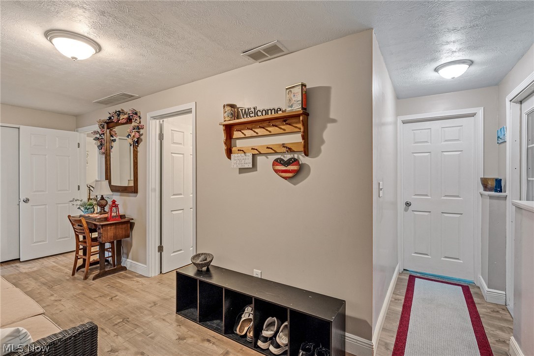 3902 S Newton Falls Road Diamond OH 44412