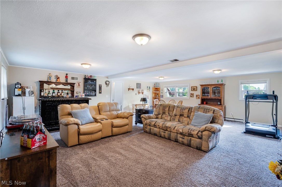 3902 S Newton Falls Road Diamond OH 44412