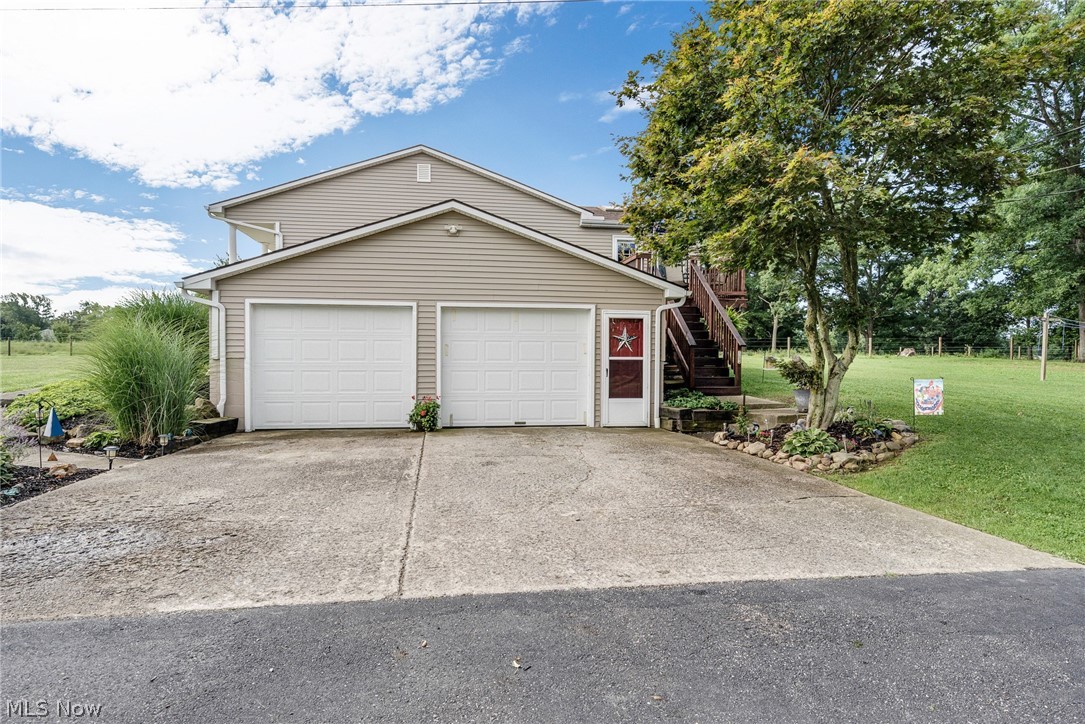 3902 S Newton Falls Road Diamond OH 44412