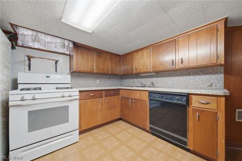 1814 Demington Avenue NW Canton OH 44708