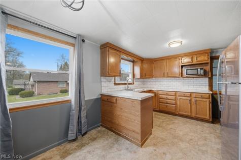 1814 Demington Avenue NW Canton OH 44708