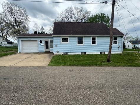 1814 Demington Avenue NW Canton OH 44708
