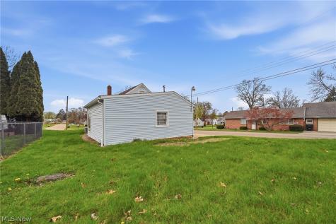 1814 Demington Avenue NW Canton OH 44708