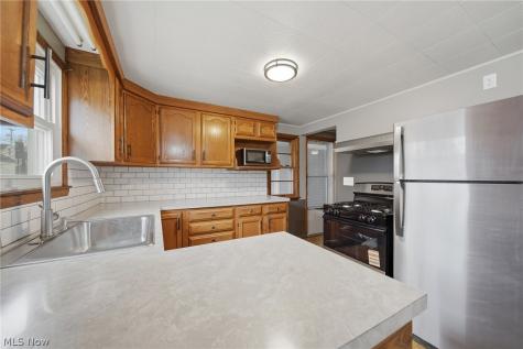1814 Demington Avenue NW Canton OH 44708