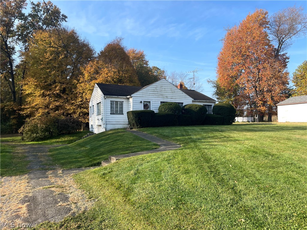 1292 Salt Springs Road Niles OH 44440