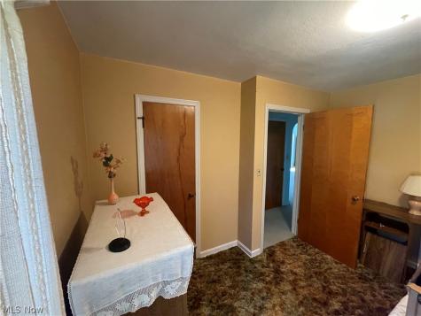 1292 Salt Springs Road Niles OH 44440