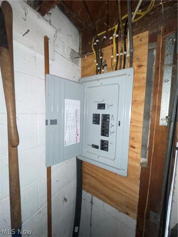 1292 Salt Springs Road Niles OH 44440