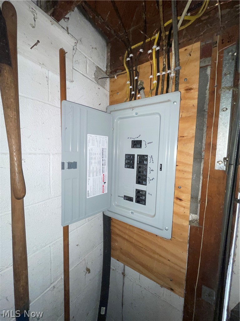 1292 Salt Springs Road Niles OH 44440