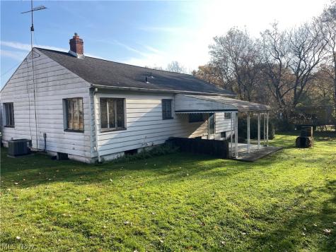 1292 Salt Springs Road Niles OH 44440
