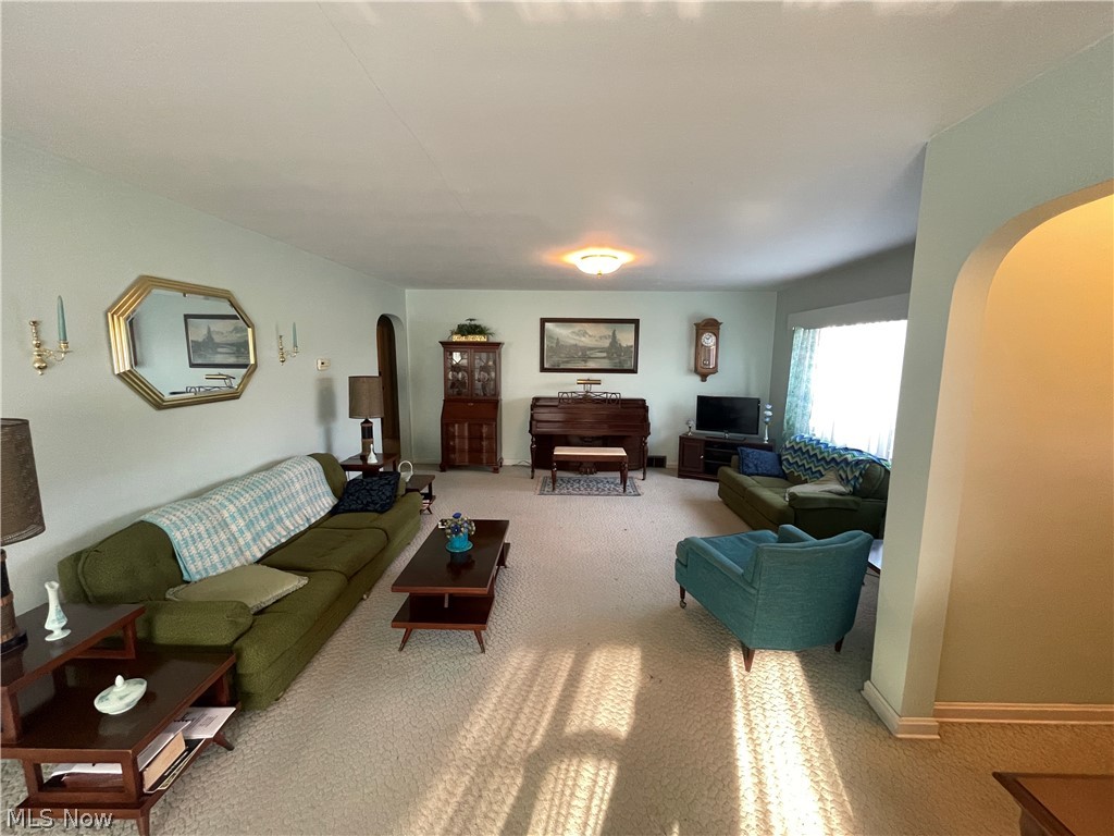 1292 Salt Springs Road Niles OH 44440