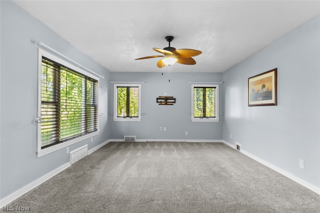 243 9th Street NE Barberton OH 44203
