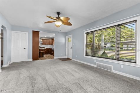 243 9th Street NE Barberton OH 44203