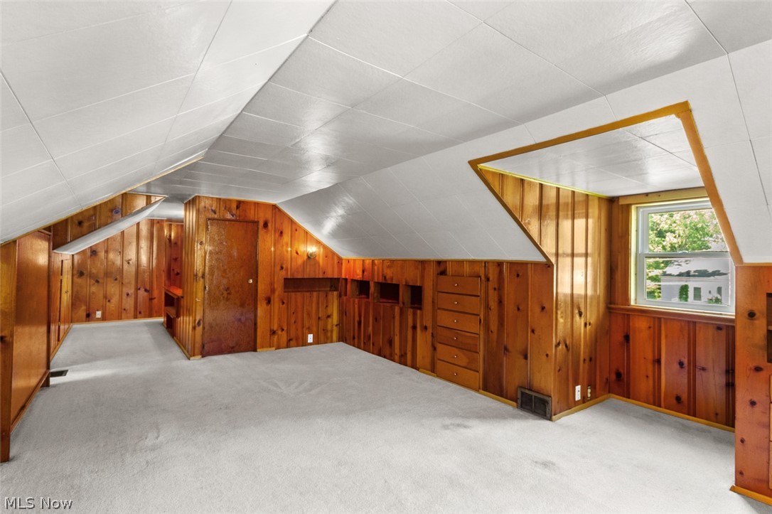 243 9th Street NE Barberton OH 44203