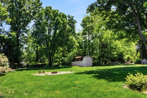 243 9th Street NE Barberton OH 44203