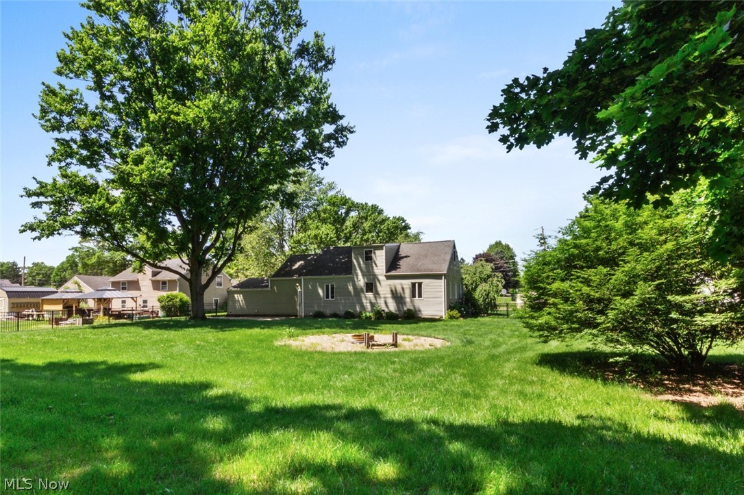 243 9th Street NE Barberton OH 44203