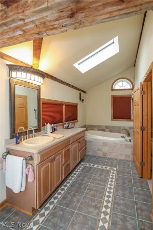 5930 Vair Road Ravenna OH 44266