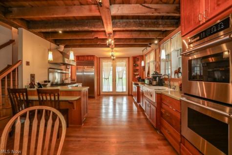 5930 Vair Road Ravenna OH 44266