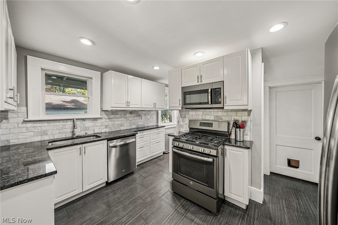 1574 Alton Drive Akron OH 44313