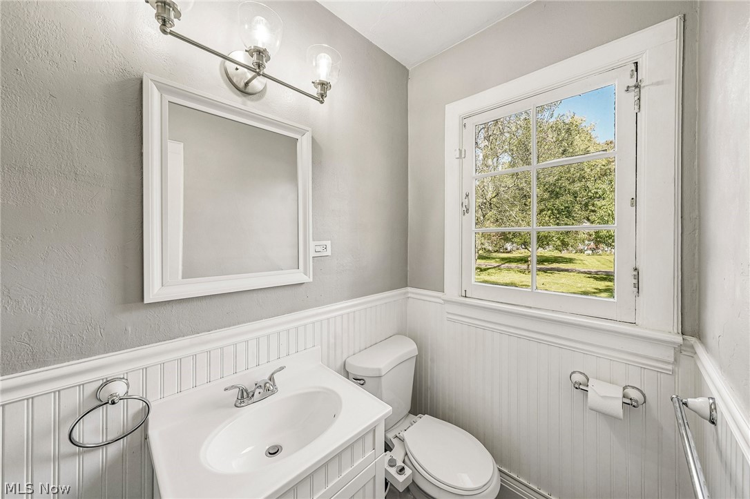 1574 Alton Drive Akron OH 44313