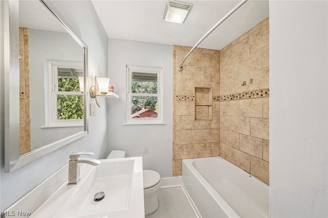 1574 Alton Drive Akron OH 44313