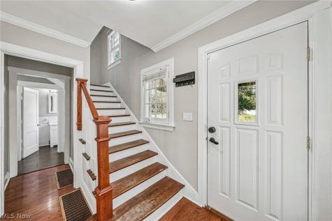 1574 Alton Drive Akron OH 44313