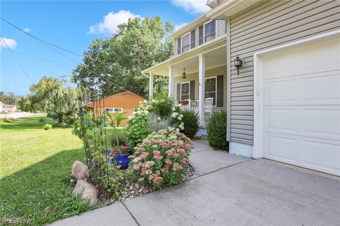 22 Garfield Avenue New Concord OH 43762