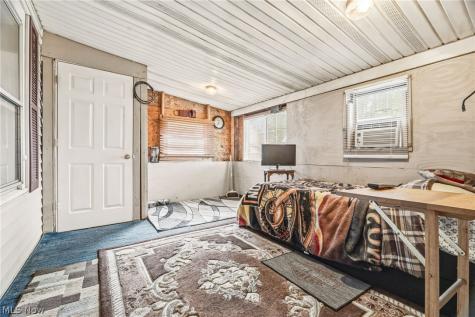 457 9th Street Elyria OH 44035