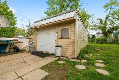 457 9th Street Elyria OH 44035