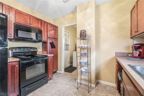 457 9th Street Elyria OH 44035