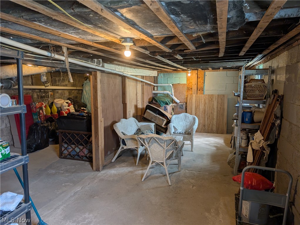 16599 Glenn Street East Liverpool OH 43920