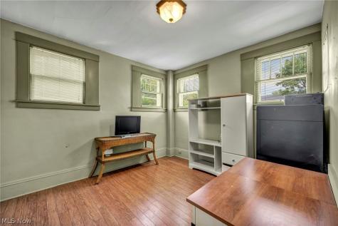 732 Robbins Avenue Niles OH 44446