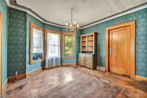 732 Robbins Avenue Niles OH 44446