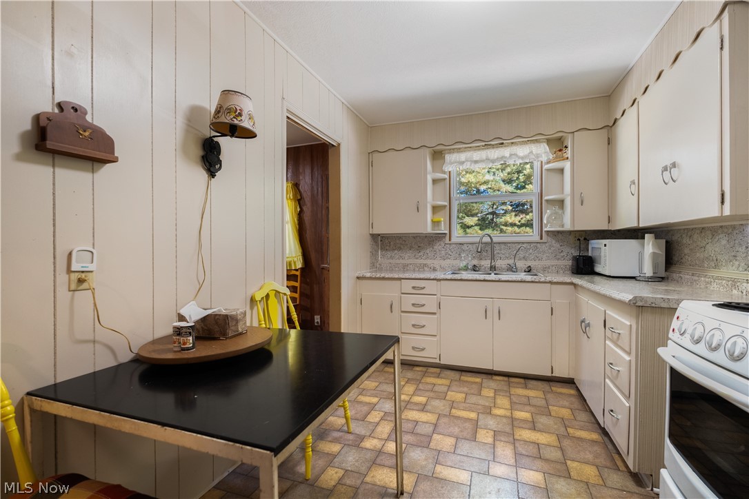 2056 Liberty Drive SW Carrollton OH 44615
